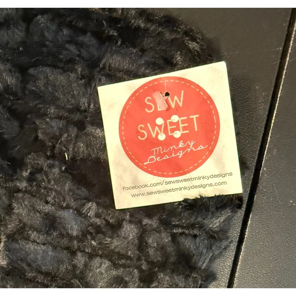 Sew Sweet Minky Designs Travel Neck Pillow Black Plush Textured Cozy Luxury NEW
